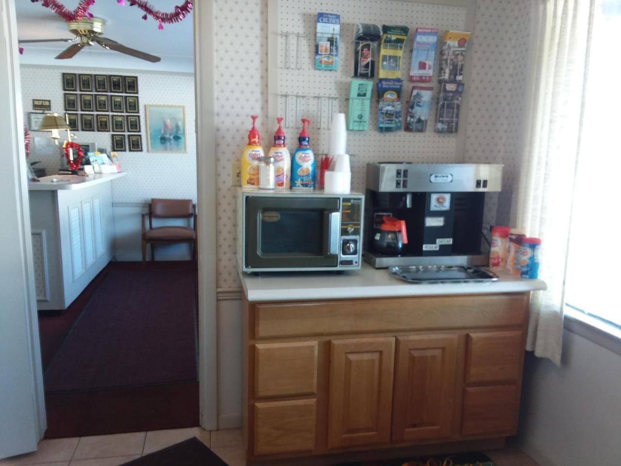 Budget Host Inn - Manistique Εξωτερικό φωτογραφία